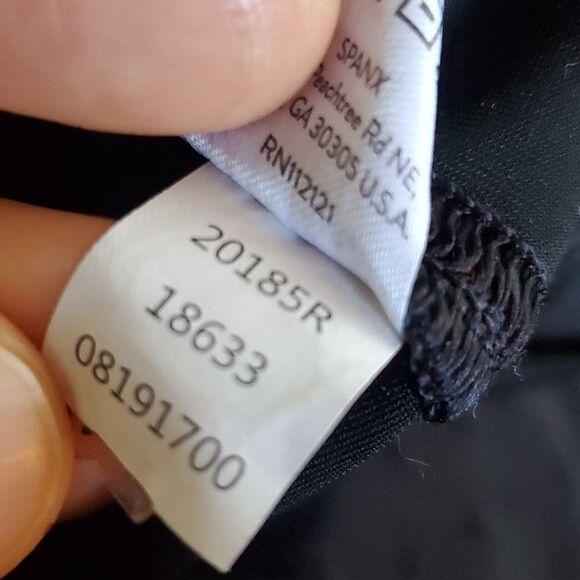 Spanx Faux leather Camo leggings. Black and grey. Shimmers. Size S. 26,5" Inseam - Picture 12 of 13